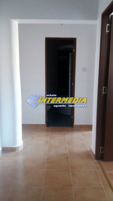 apartament-cu-2-camere-de-vanzare-cetate-piata-etaj-intermediar-9